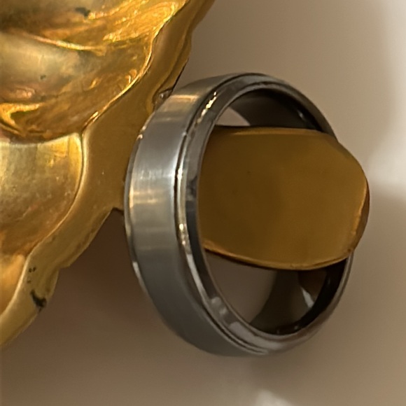 Tungsten Carbide Men’s Ring. Size 10 - Picture 10 of 12